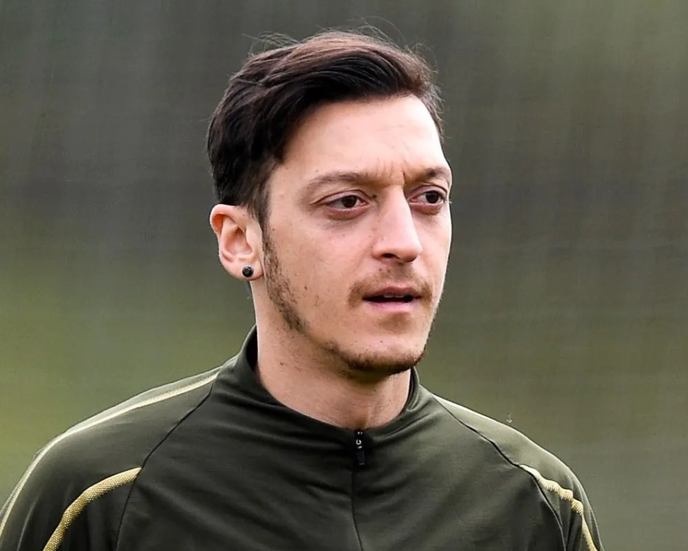 Audio de Florentino, a cuenta de Özil sobre  su novia italiana.