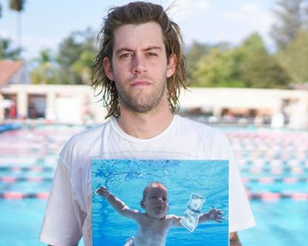 Bebé de la portada «Nevermind» demanda a Nirvana por explotación sexual