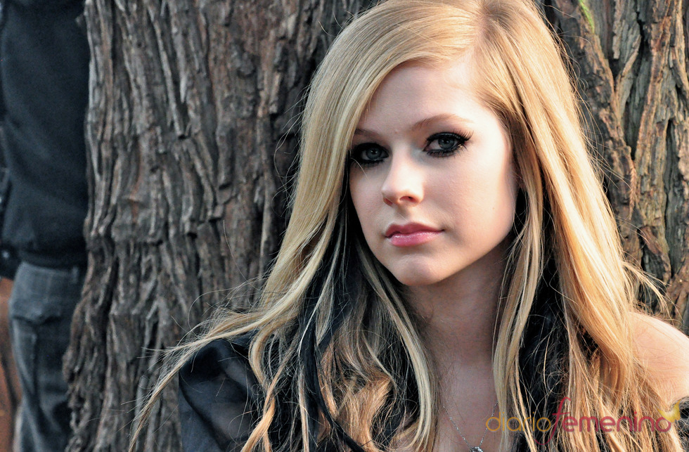 Avril Lavigne muestra adelanto de su nueva canción en Tik Tok.